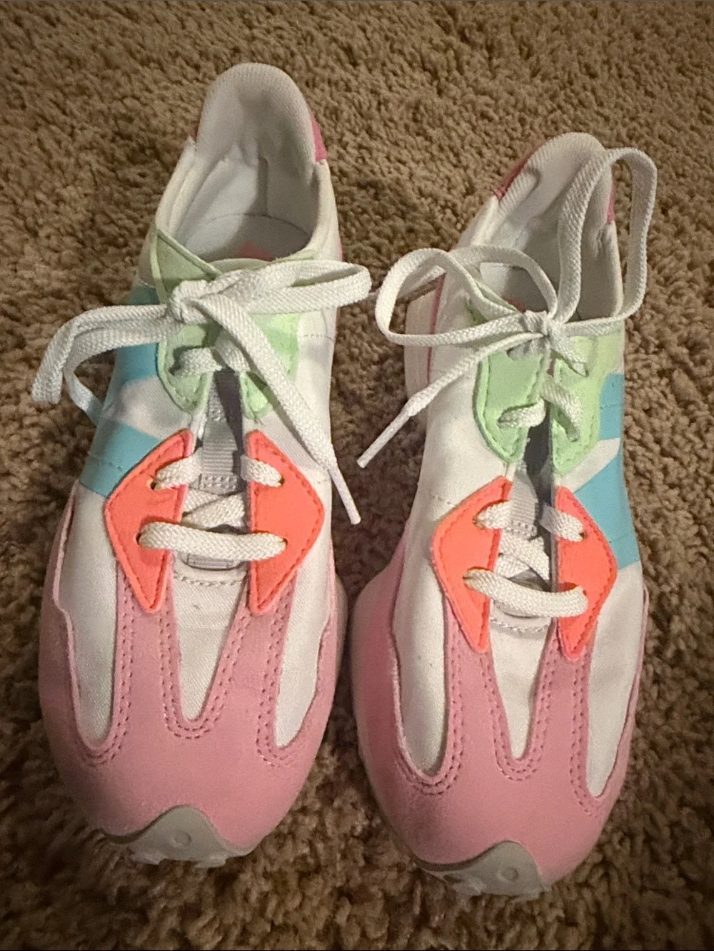 EUC Girls Sz. 3 New Balance 327 Shoes